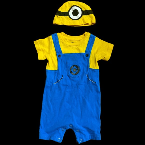 Universal Studios Other - Despicable Me Minion Onesie Size 6 Months